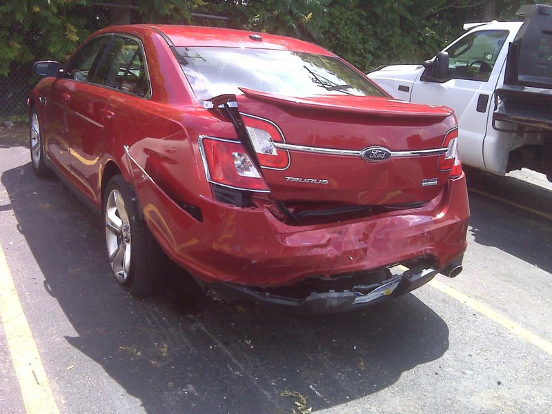 Illustration for article titled First Smashed-Up 2010 Ford Taurus SHO In Chi-Town